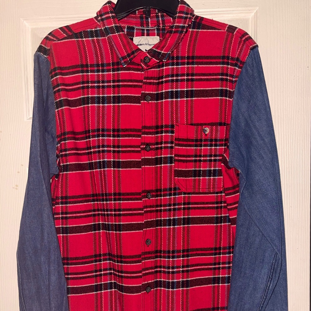 Modern Amusement Mens L button down Colorblock flannel shirt w/ denim sleeves